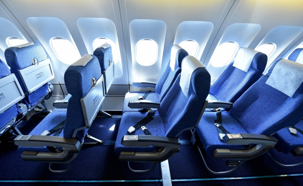 ¿Qué tan sucios están los asientos de un avión?