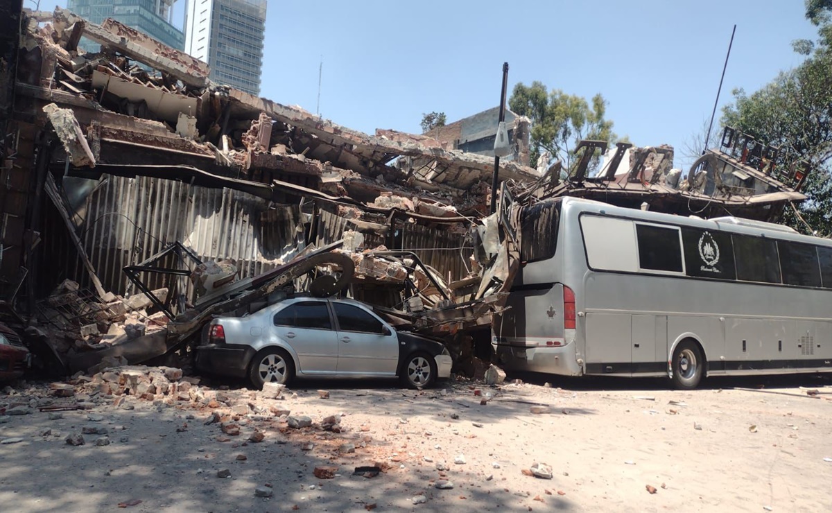 Colapsa “El Patio”, antiguo centro nocturno en la Cuauhtémoc; reportan saldo blanco