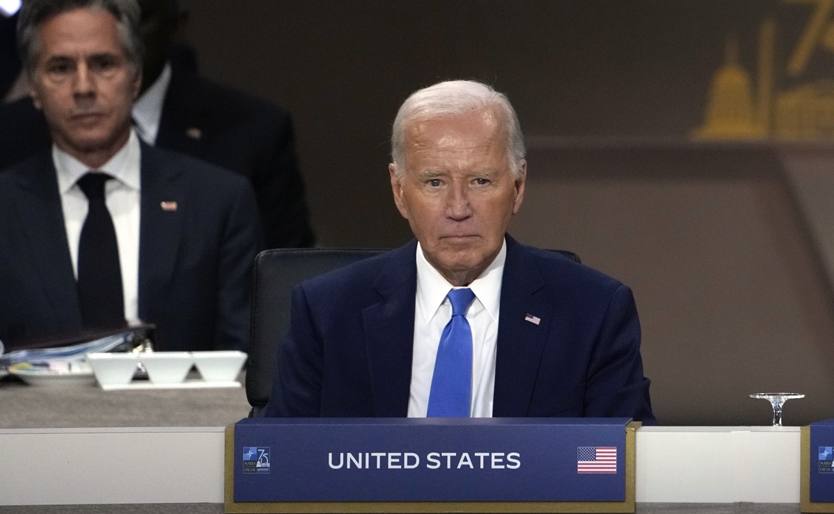 Asesores de Biden buscan forma de convencerlo para que renuncie a su candidatura, según reporte