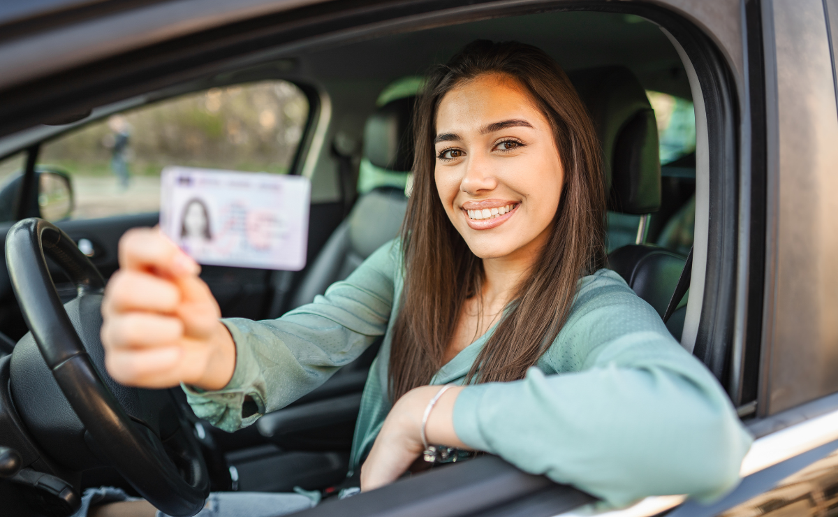 Licencia de conducir y tarjeta de circulación digitales. Cómo obtenerlas, precio y qué tan válidas son