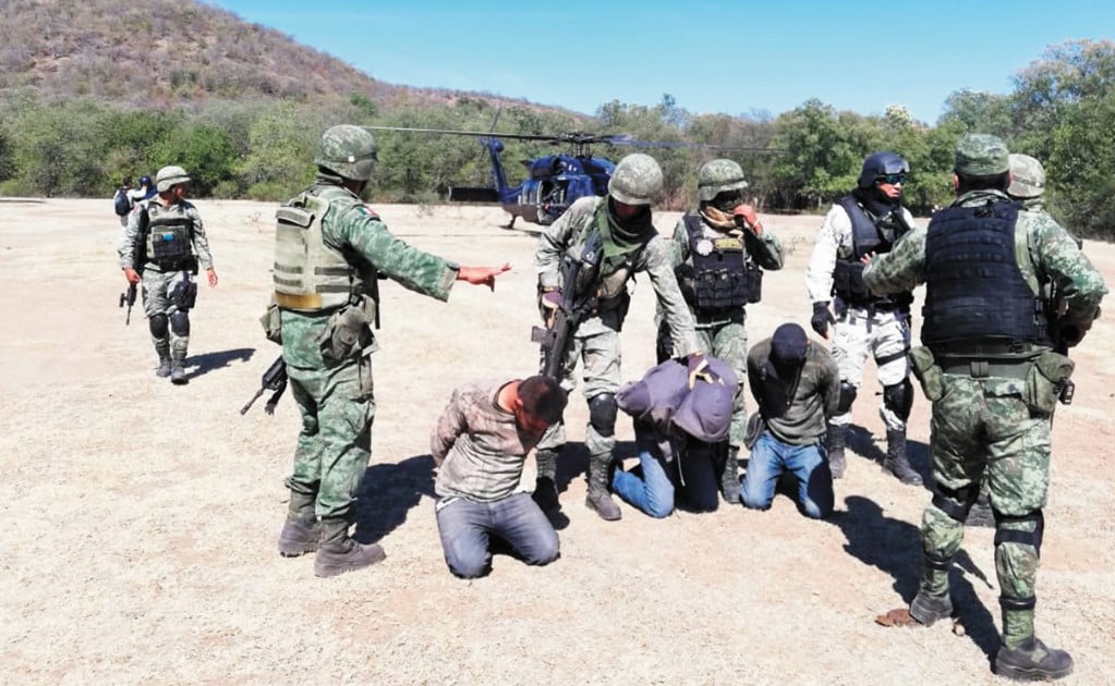 Authorities kill murderess and arrest cartel members in Michoacán