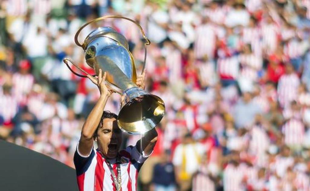 Dorados va por Omar Bravo 