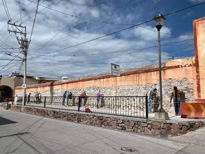 Inicia remodelación de barda perimetral del Convento de Alfajayucan