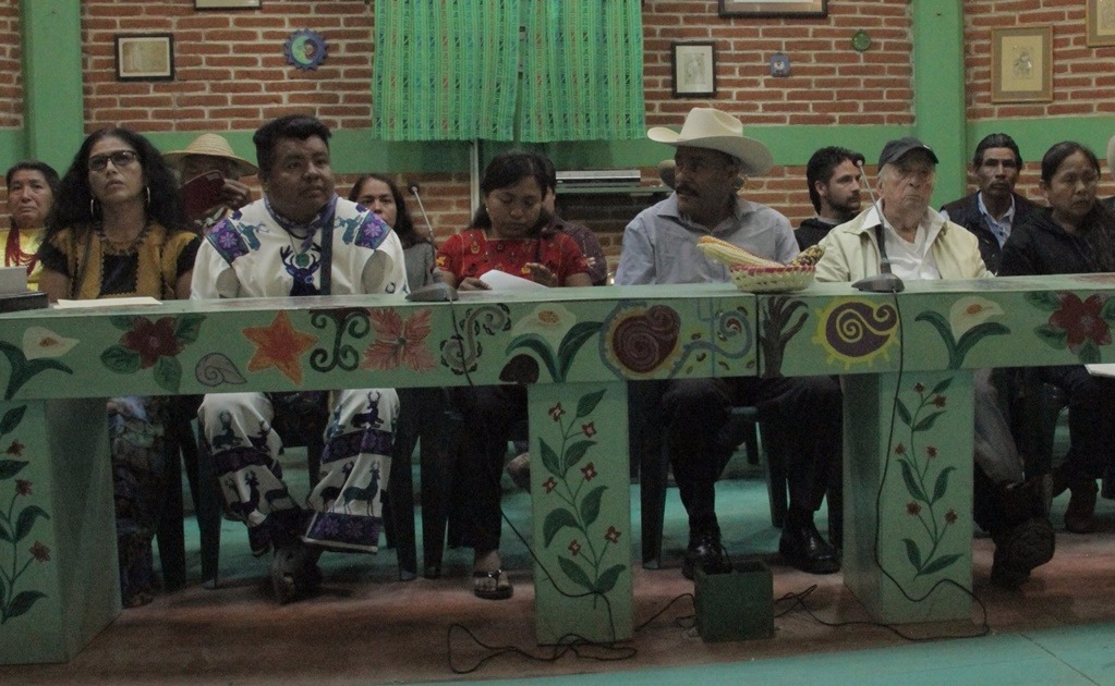 Representantes indígenas exigen al INE garantizar acceso al Congreso