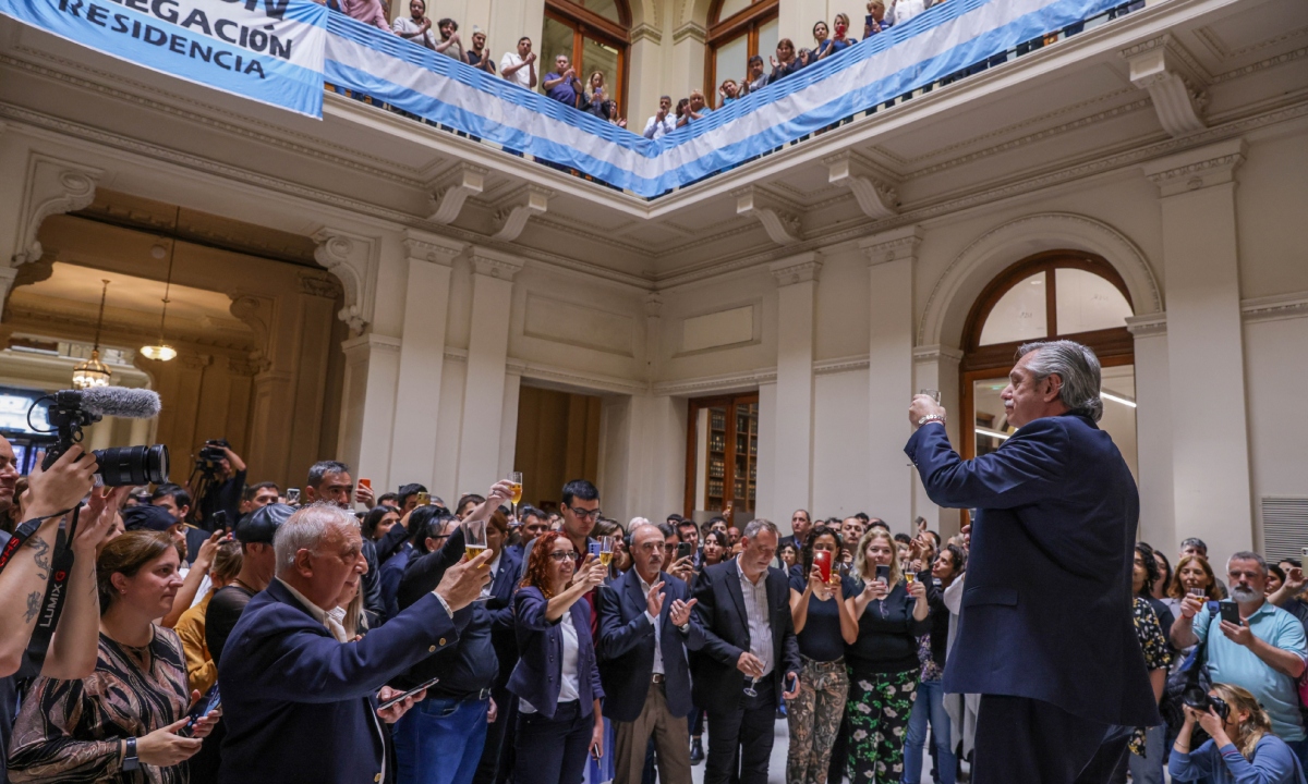 "Dejo un país en funcionamiento": Alberto Fernández se despide de Argentina