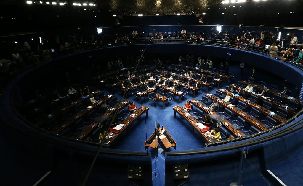 Mayoría de los senadores está en contra de Dilma Rousseff: encuesta 