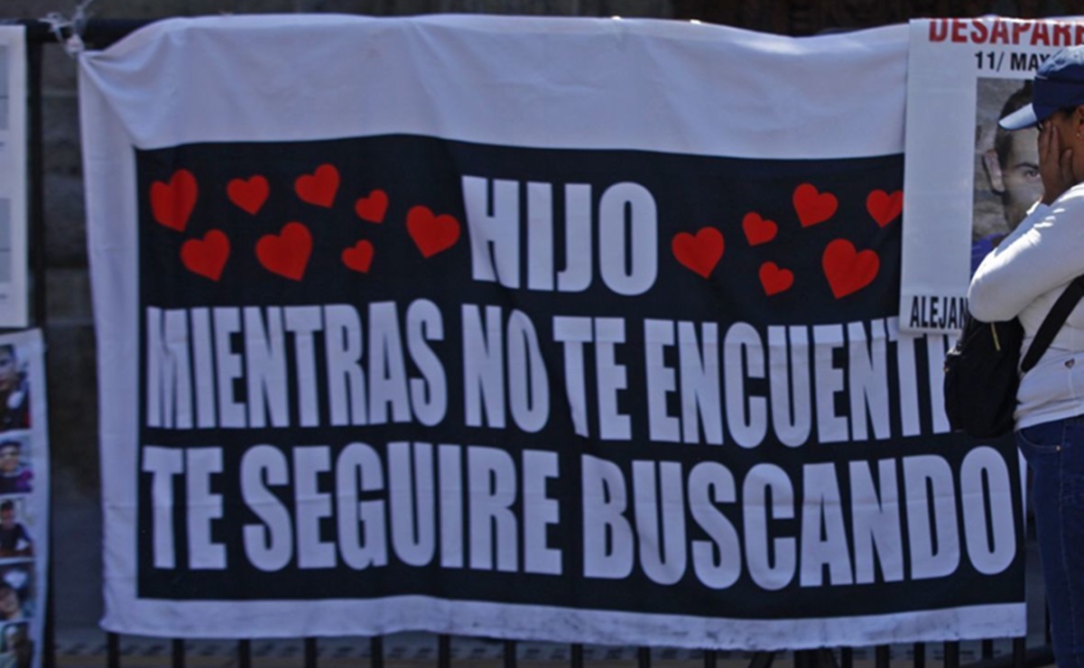 Estudiantes de la Universidad de Guadalajara se manifiestan por la desaparición de compañero