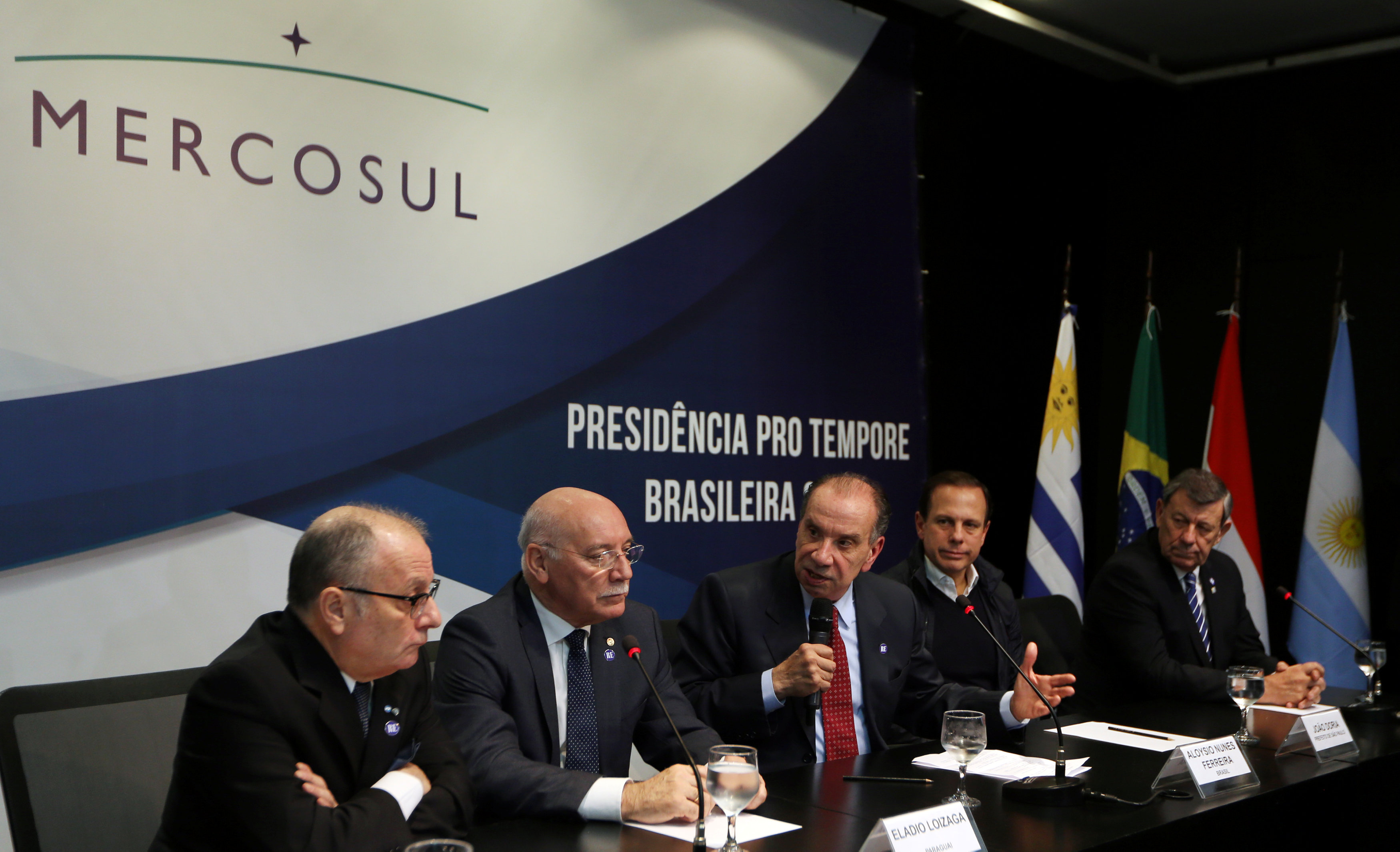 Mercosur suspende a Venezuela por "ruptura del orden democrático"