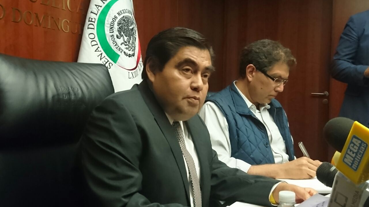 Senadores del PRD piden destitución de Alfredo Castillo