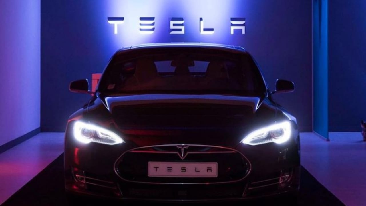 El duelo de baile de autos Tesla que incluso le gustó a Elon Musk