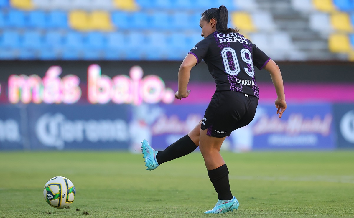 El Pachuca le mete 10 goles al Toluca en la Liga MX Femenil; Charlyn Corral convirtió cuatro de ellos