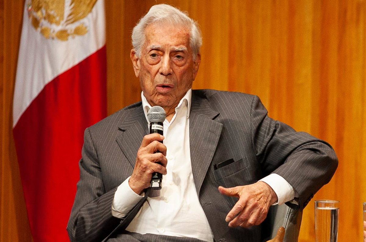 Mario Vargas Llosa ya fue dado de alta del hospital, aseguran sus hijos