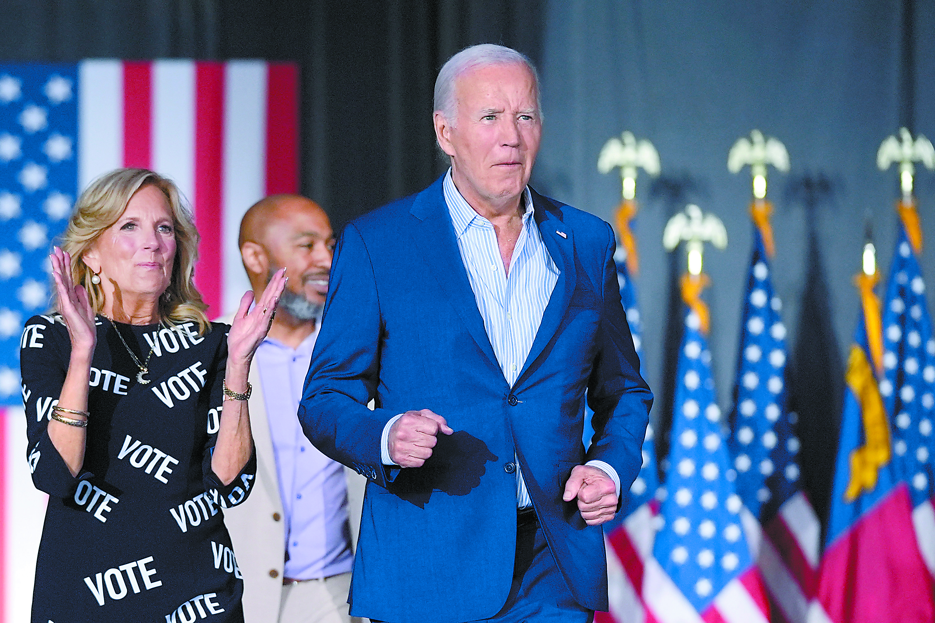 Campaña de Biden responde al NYT luego de que le pidiera abandonar la contienda