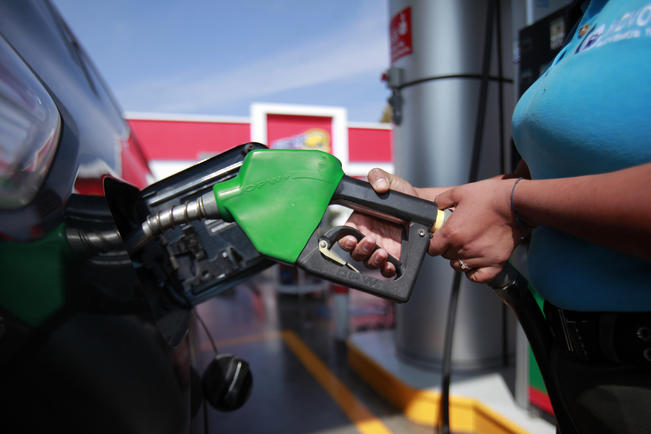 Baja consumo de gasolina en el gobierno