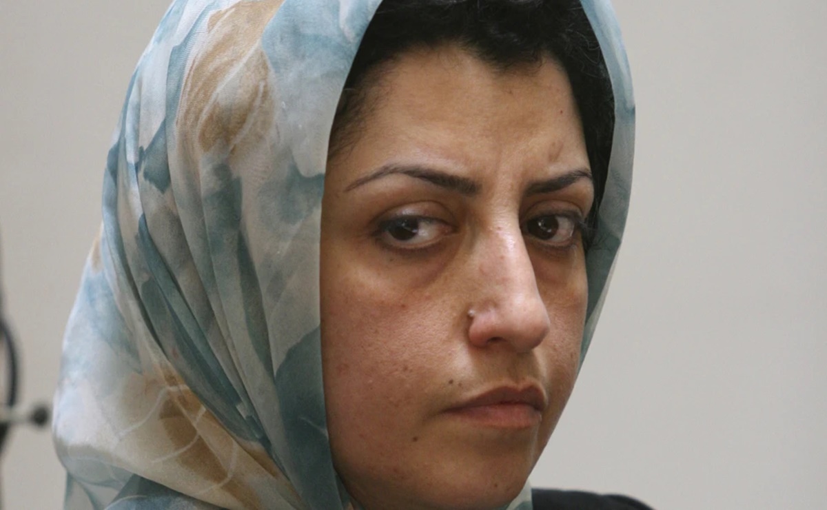 Irán agrega 15 meses de prisión a sentencia de activista y Nobel de la Paz, Narges Mohammadi