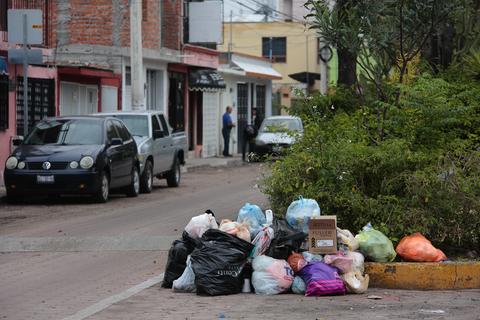 Reciben 300 llamadas para reportar desechos en calles