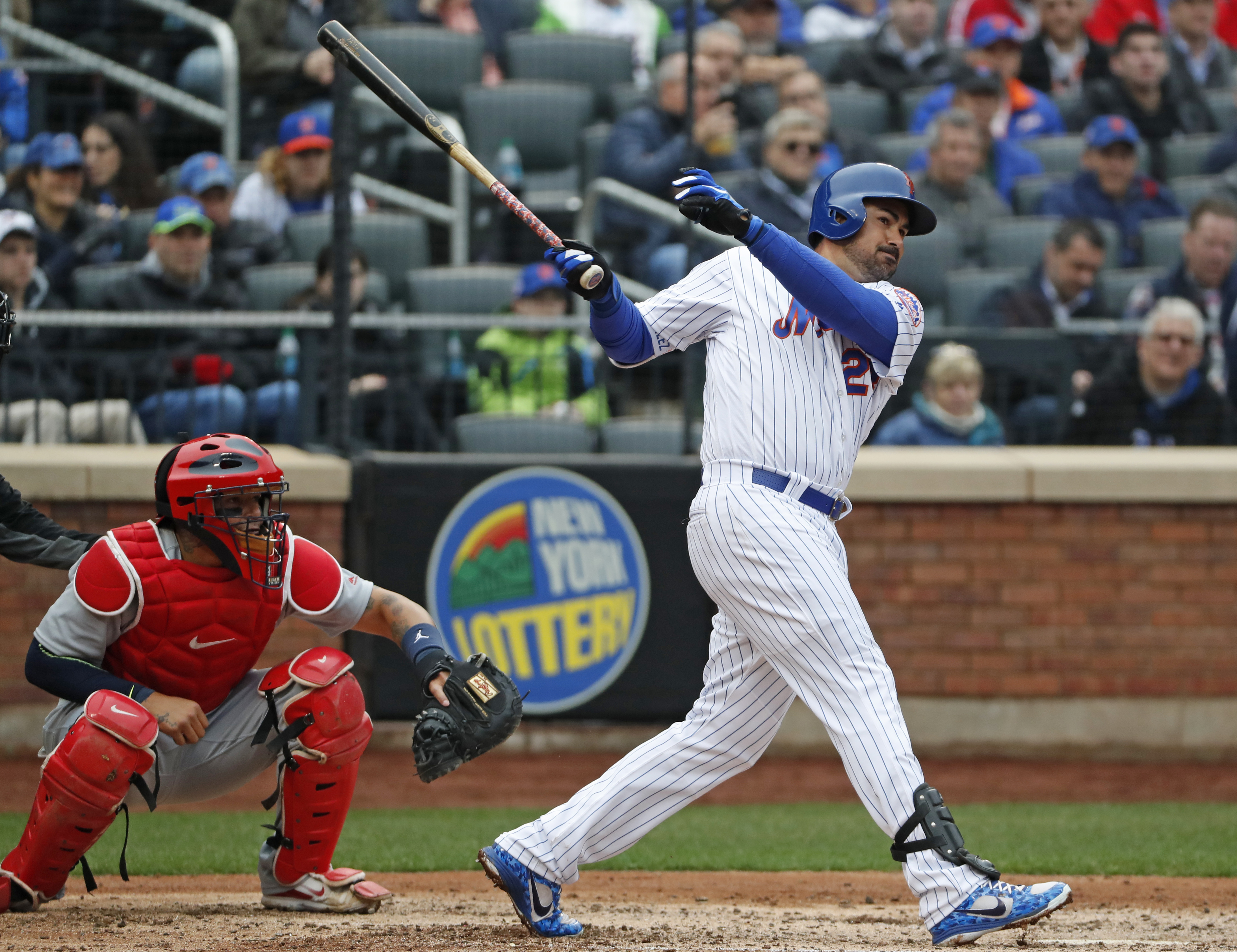 Adrián González batea un hit en triunfo de los Mets