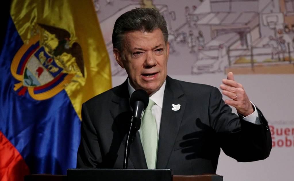 Santos llama a consultas a embajador en Venezuela