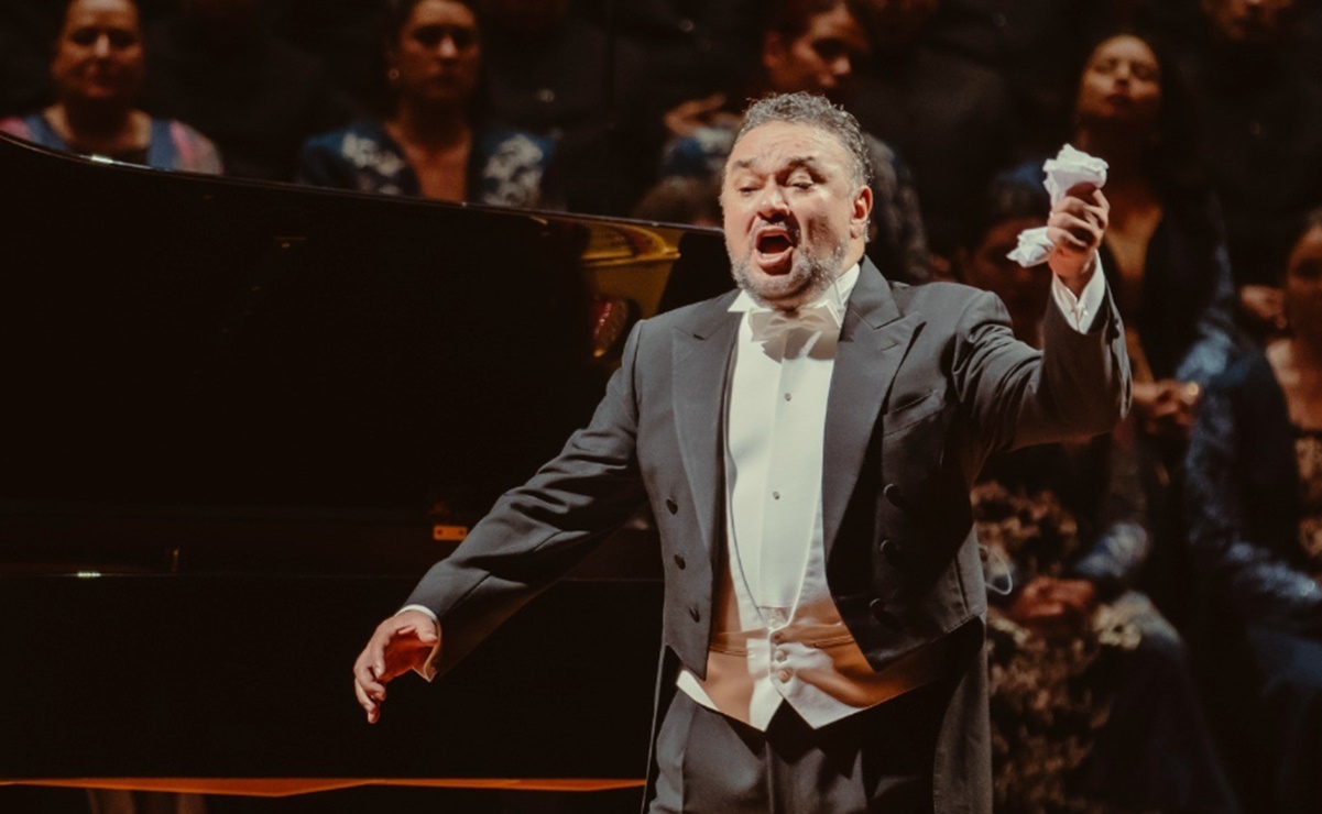 Entre música de Giacomo Puccini y Armando Manzanero, el tenor Ramón Vargas celebró en Bellas Artes