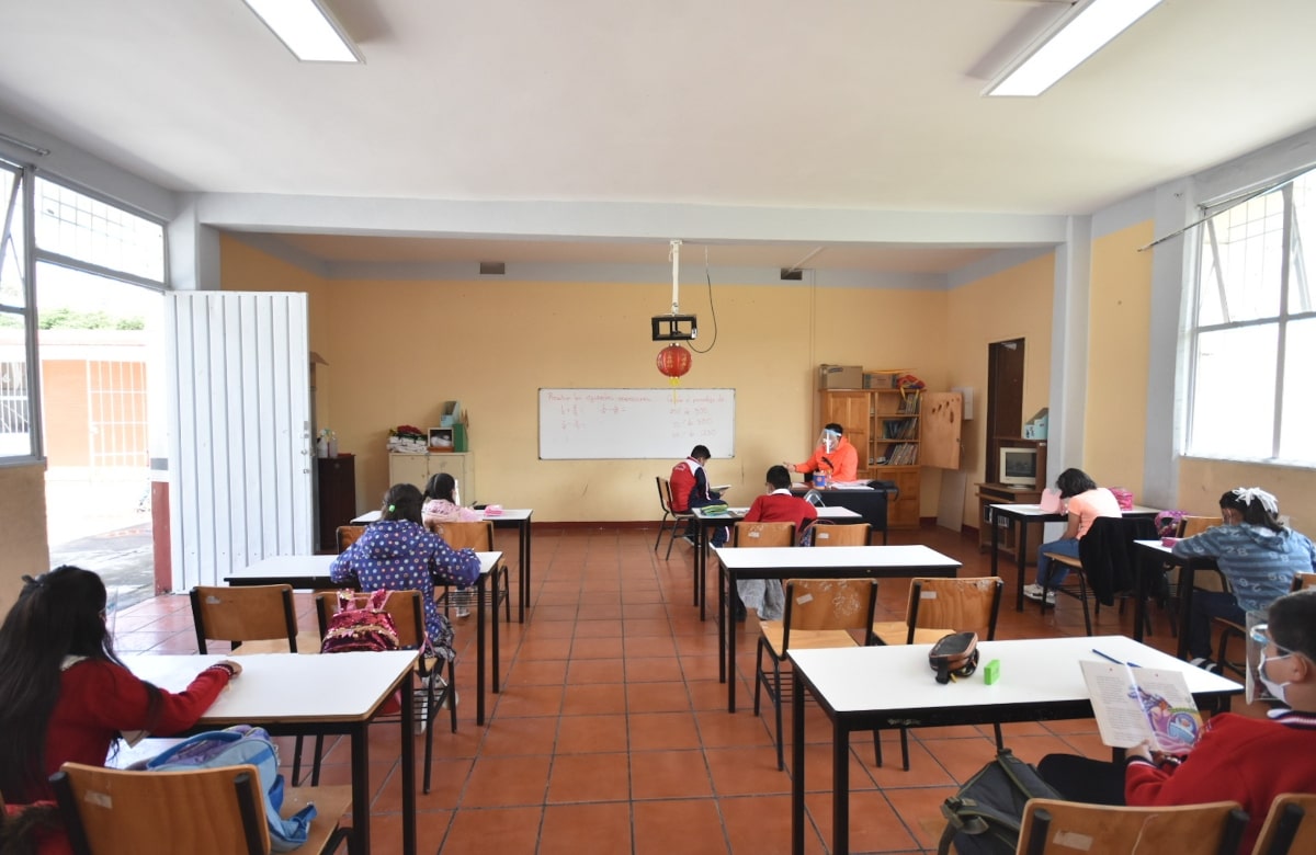 Escuelas de Michoacán recorren horario por bajas temperaturas