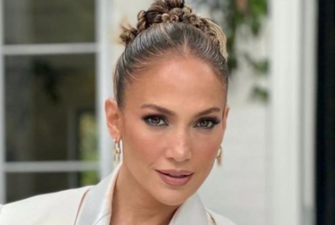 El precioso vestido 'vintage' que Jennifer Lopez lució en Navidad