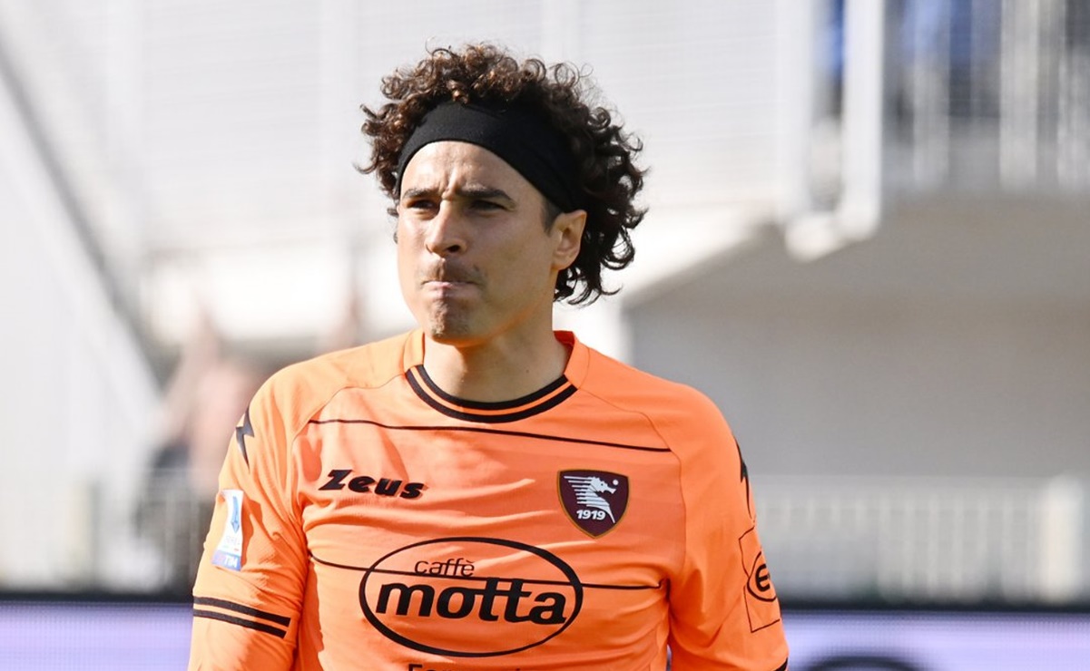 Guillermo Ochoa provoca que comentarista se enoje y azote su silla