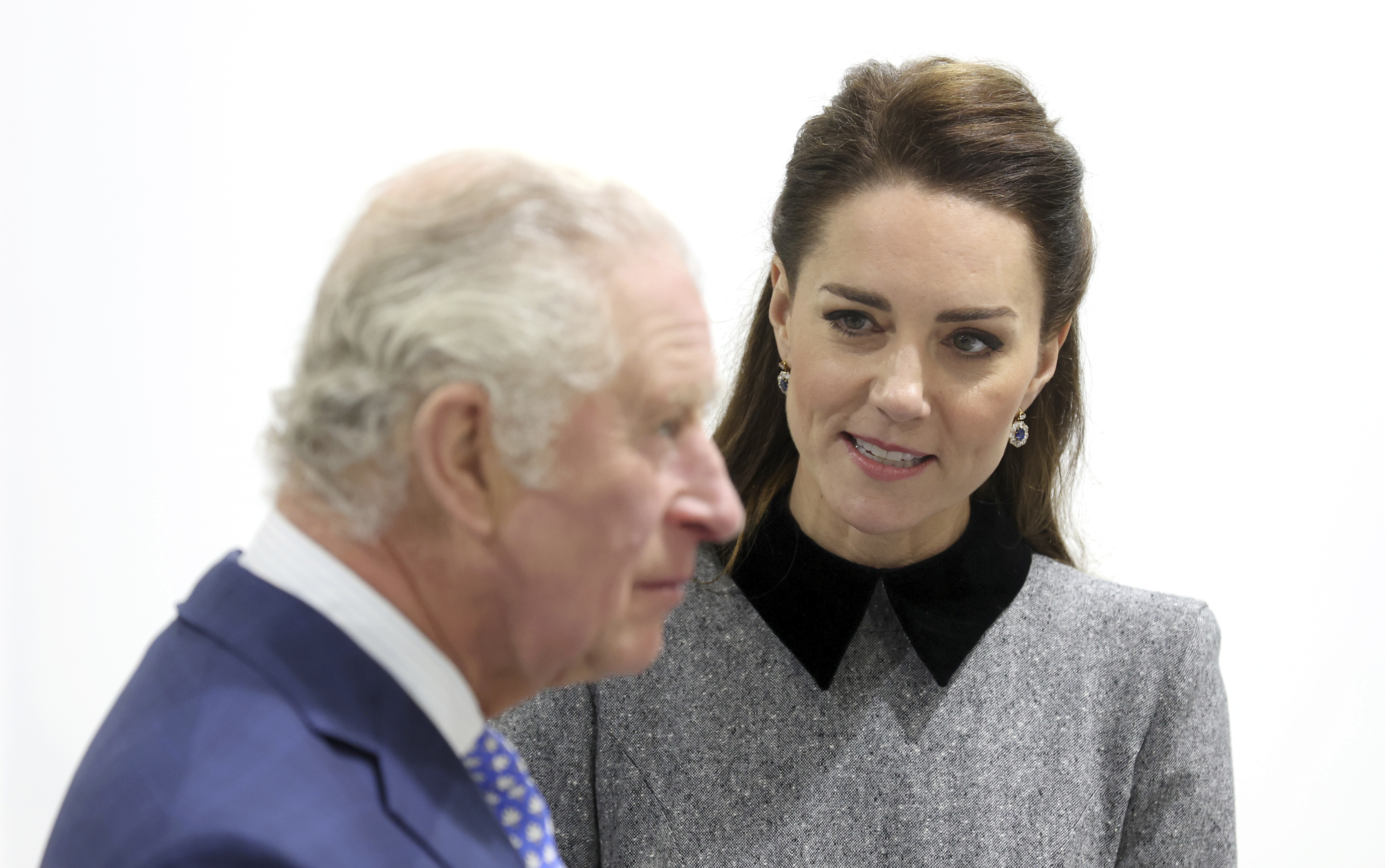 Crisis en la monarquía británica: Kate Middleton y Carlos III luchan contra el cáncer