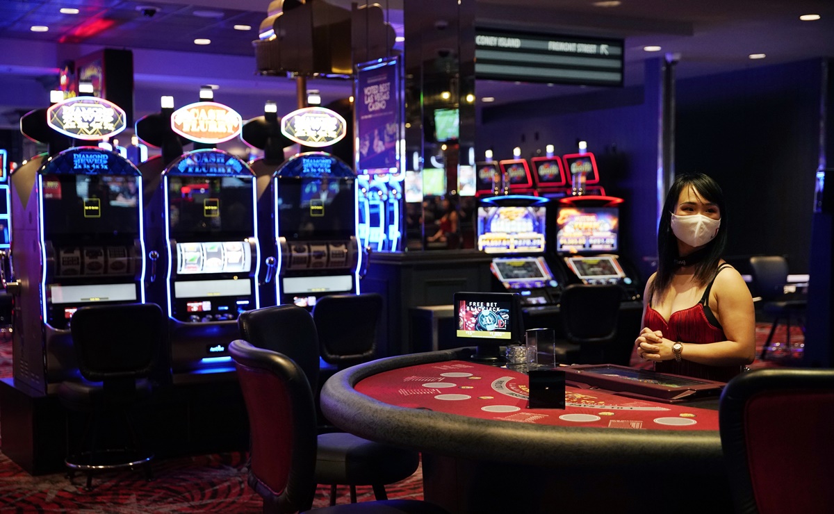 Fotos: Casinos de Las Vegas abren sus puertas entre caretas y cubrebocas