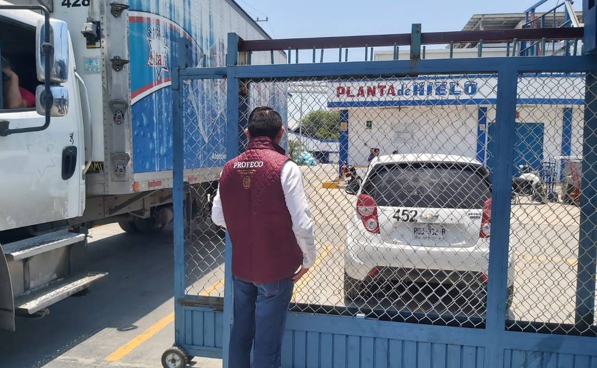 Pese a quejas por desabasto, Profeco afirma que hay suficiente hielo y agua embotellada