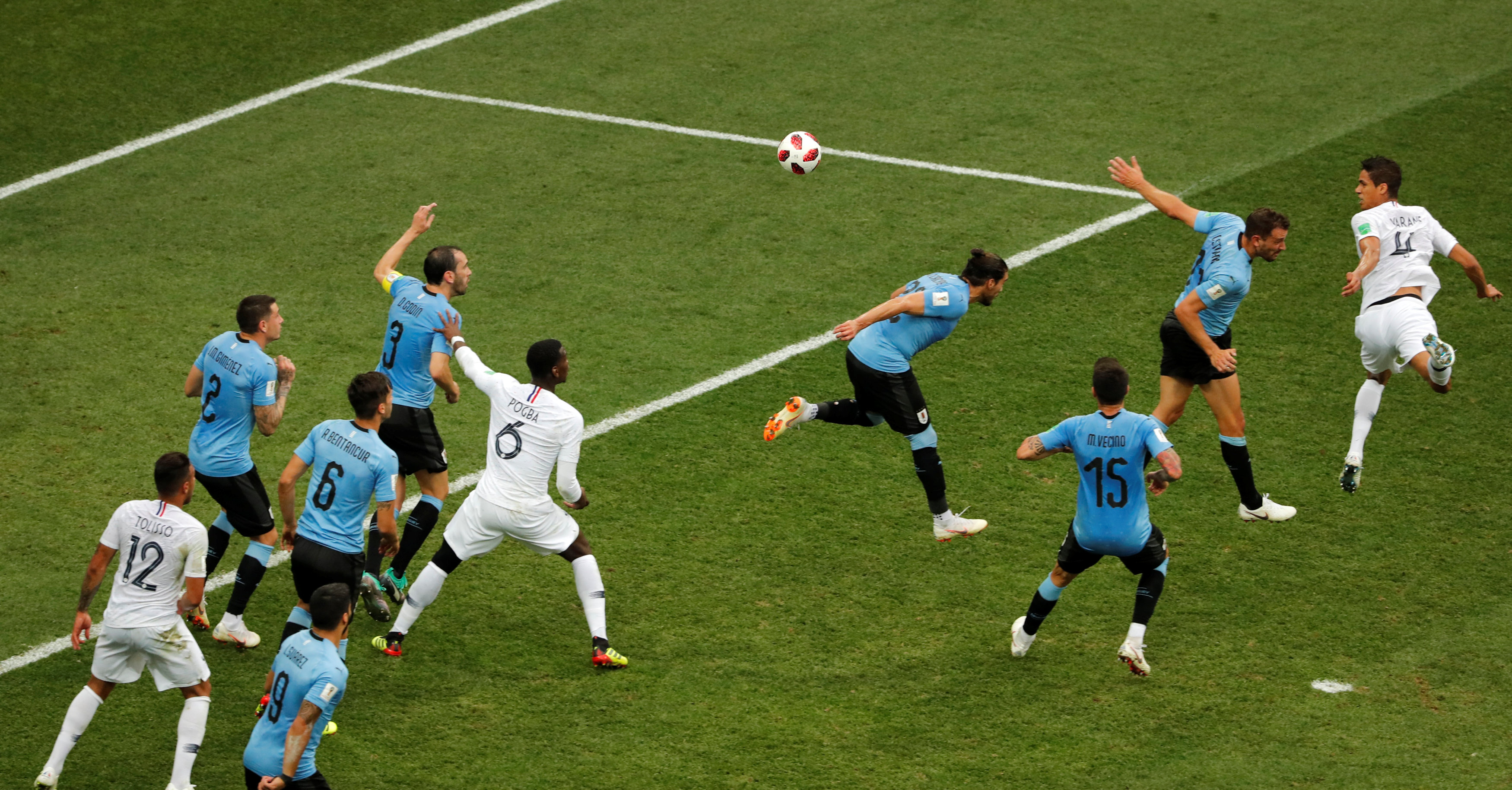 Golazo de Raphael Varane frente a Uruguay