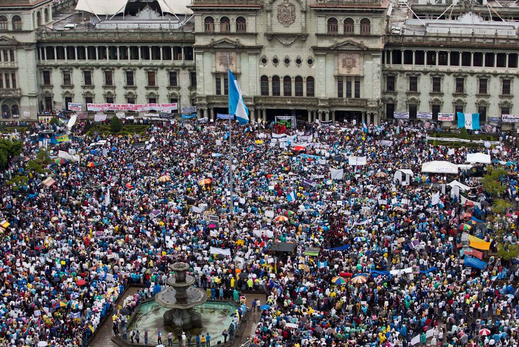 Guatemala: en vilo, el destino del presidente
