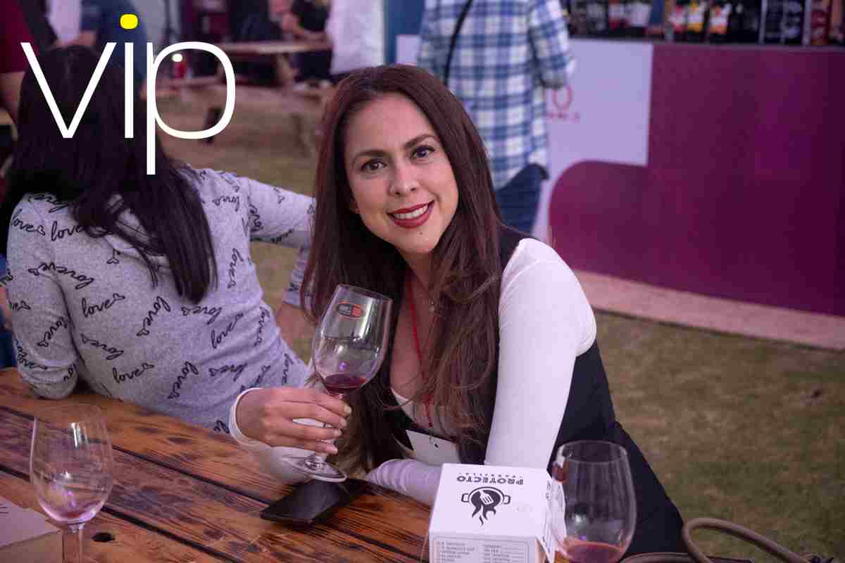 Amantes del vino disfrutan en Campo Marte