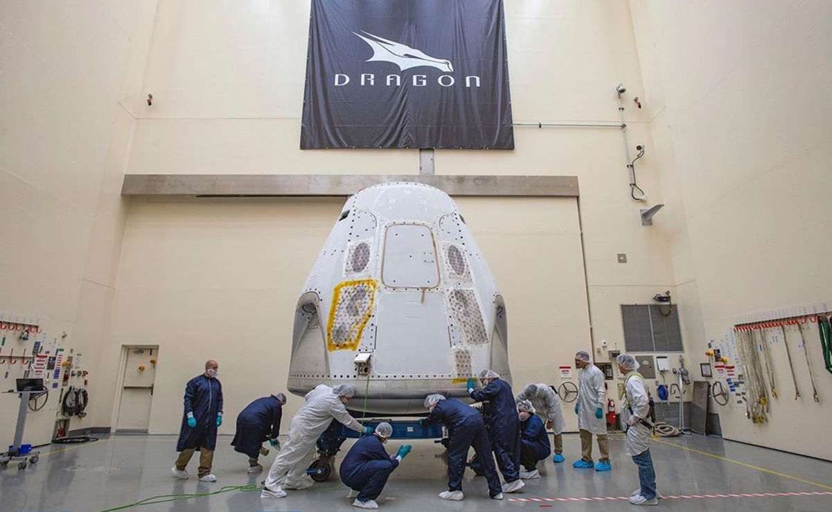 Space X acuerda ofertar turismo espacial en su nave Crew Dragon