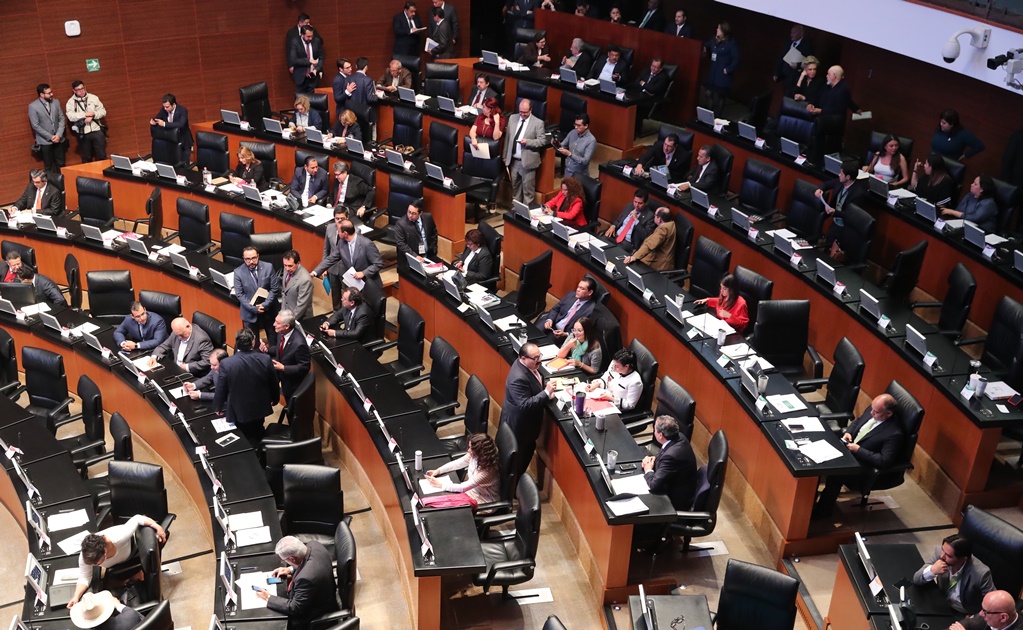 Senadores priístas piden a AMLO evitar nombramiento de Taibo