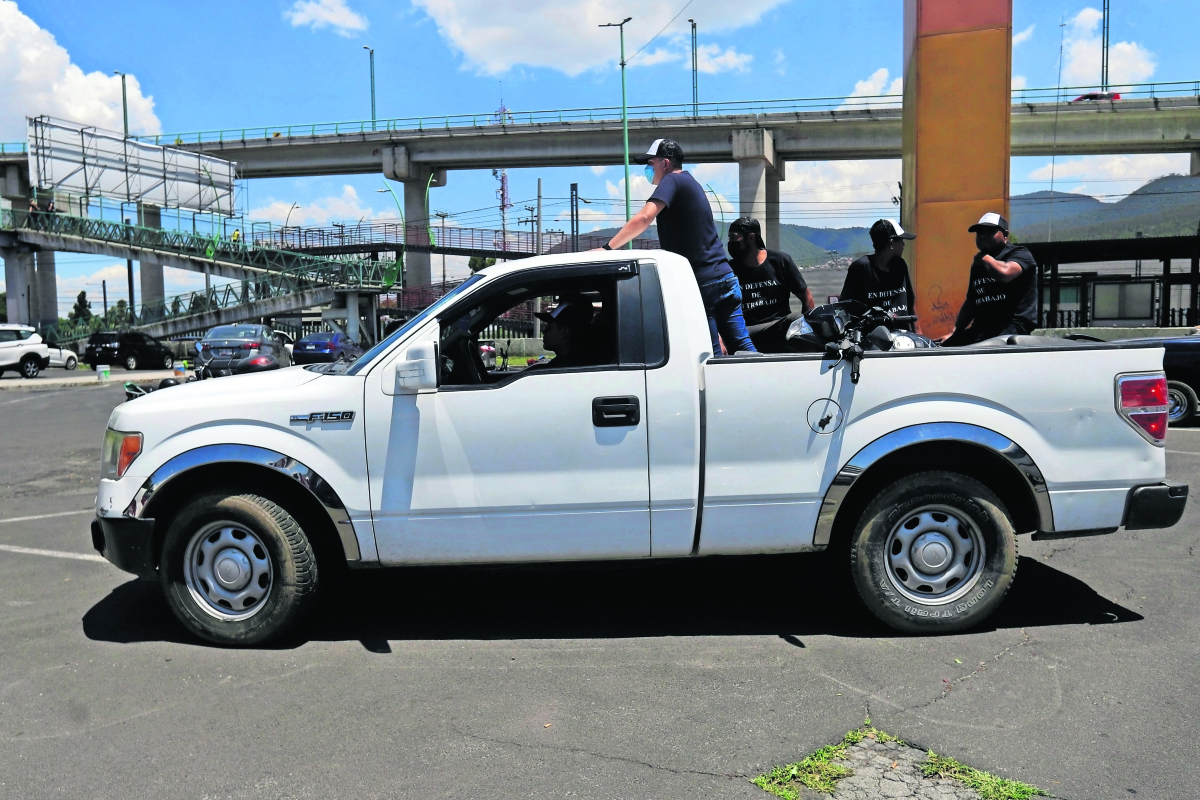 Van 10 presuntos extorsionadores detenidos por la Fiscalía estatal tras patrullajes de autodefensas en Edomex