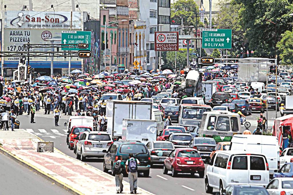 "Ahorcan" la ciudad marchas de la CNTE y por el Halconazo