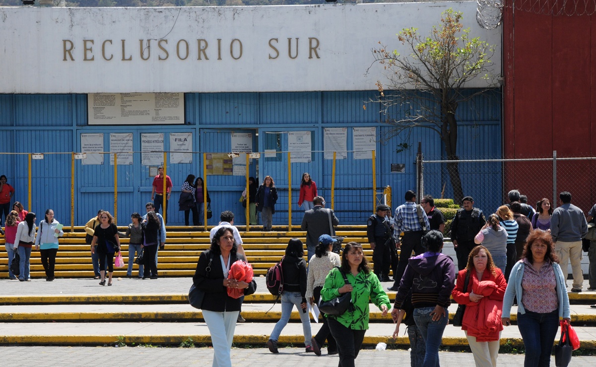 Cumplimentan ordenes de aprehensión contra 11 custodios del reclusorio sur