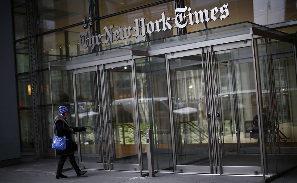 Tras críticas, “New York Times” cambia su portada sobre Trump y tiroteos