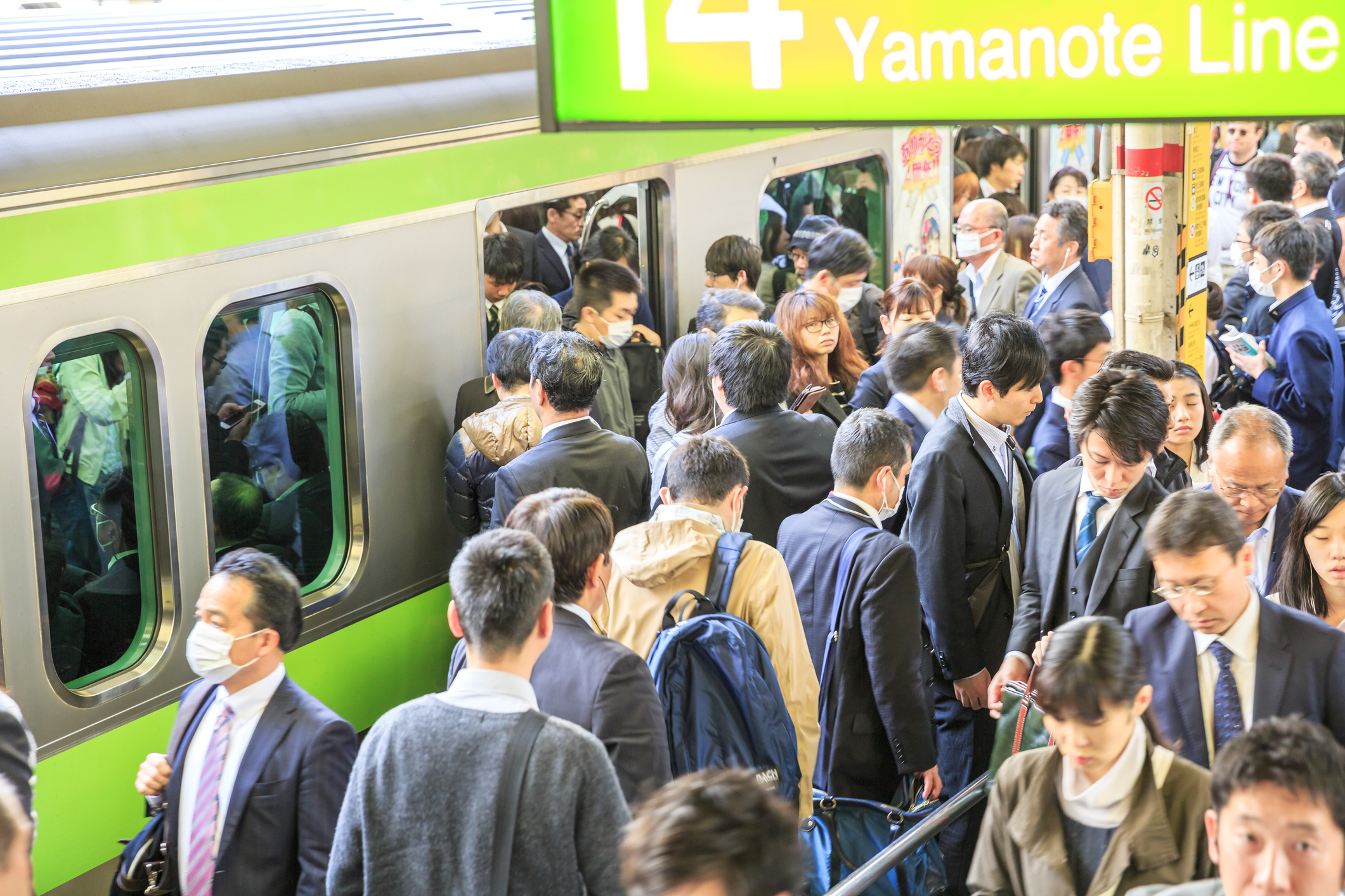 Mujer apuñala a pasajeros en un tren de Akihabara, en Tokio