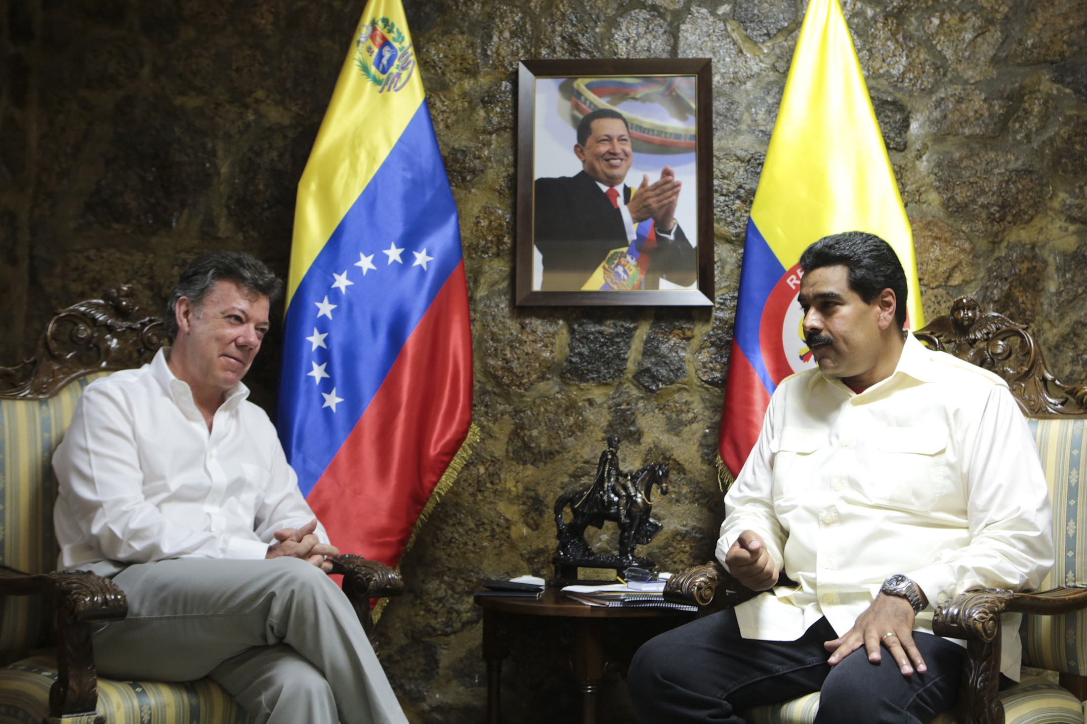 Santos y Maduro se reunirán mañana para hablar sobre frontera