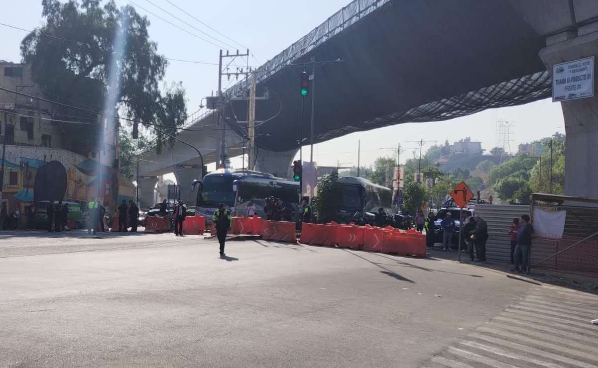 Manifestantes bloquean por más de 10 horas avenida de las Torres; exigen reparación de daños por obras de Tren Inter Urbano