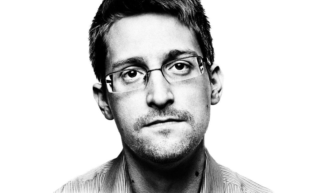Snowden abre cuenta de Twitter 