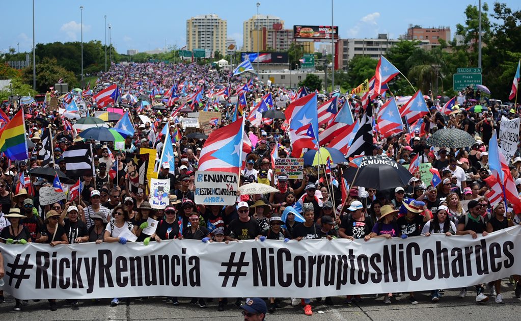 Miles de personas marchan para exigir renuncia del gobernador de Puerto Rico