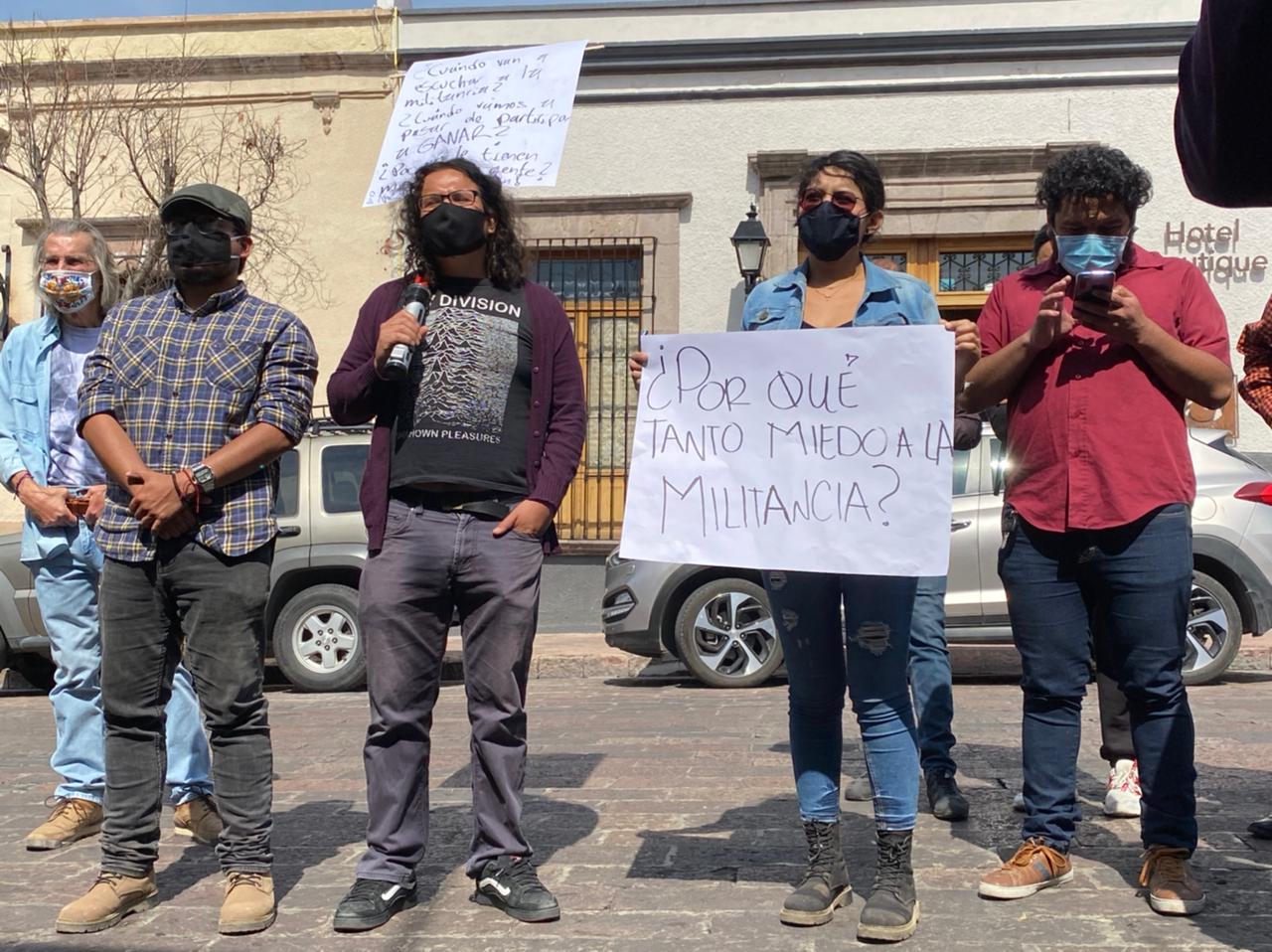 Continúan las protestas por la precandidatura de Celia Maya a la gubernatura de Querétaro