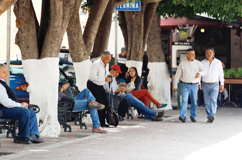 Se enlazan sociedad y gobierno