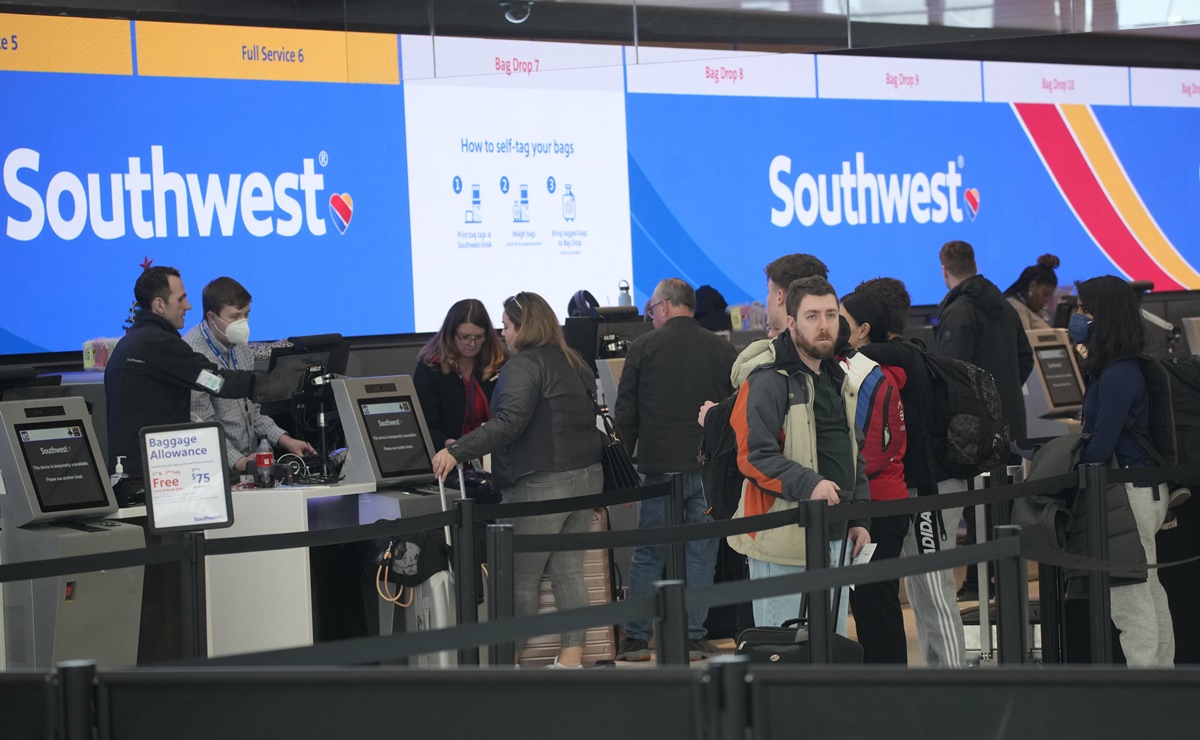 La Casa Blanca critica a Southwest por "fallarle a sus clientes" con vuelos cancelados 