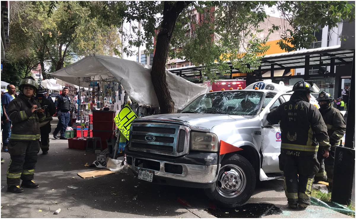 "Escuchamos nada más el golpe", pipa de gas choca y lesiona a mujer en Metrobús Cuauhtémoc