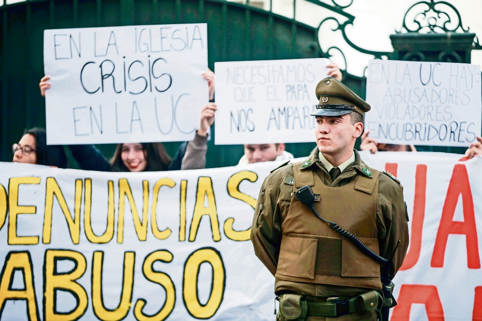 Policía allana en Chile Tribunal Eclesiástico