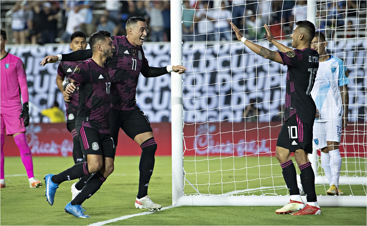 México golea a Guatemala con doblete de Funes Mori