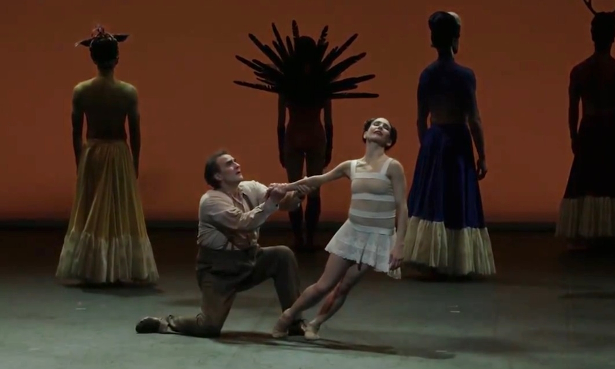 Obra inspirada en Frida Kahlo es transmitida por el English National Ballet